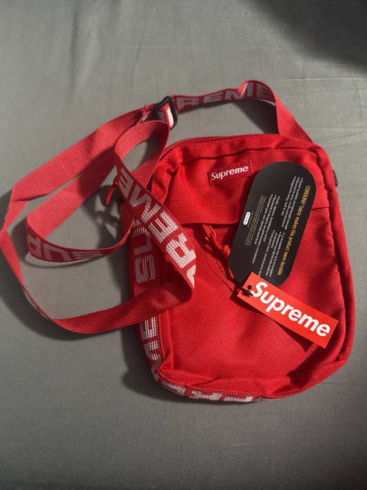 Supreme Shoulder Bags (Red)